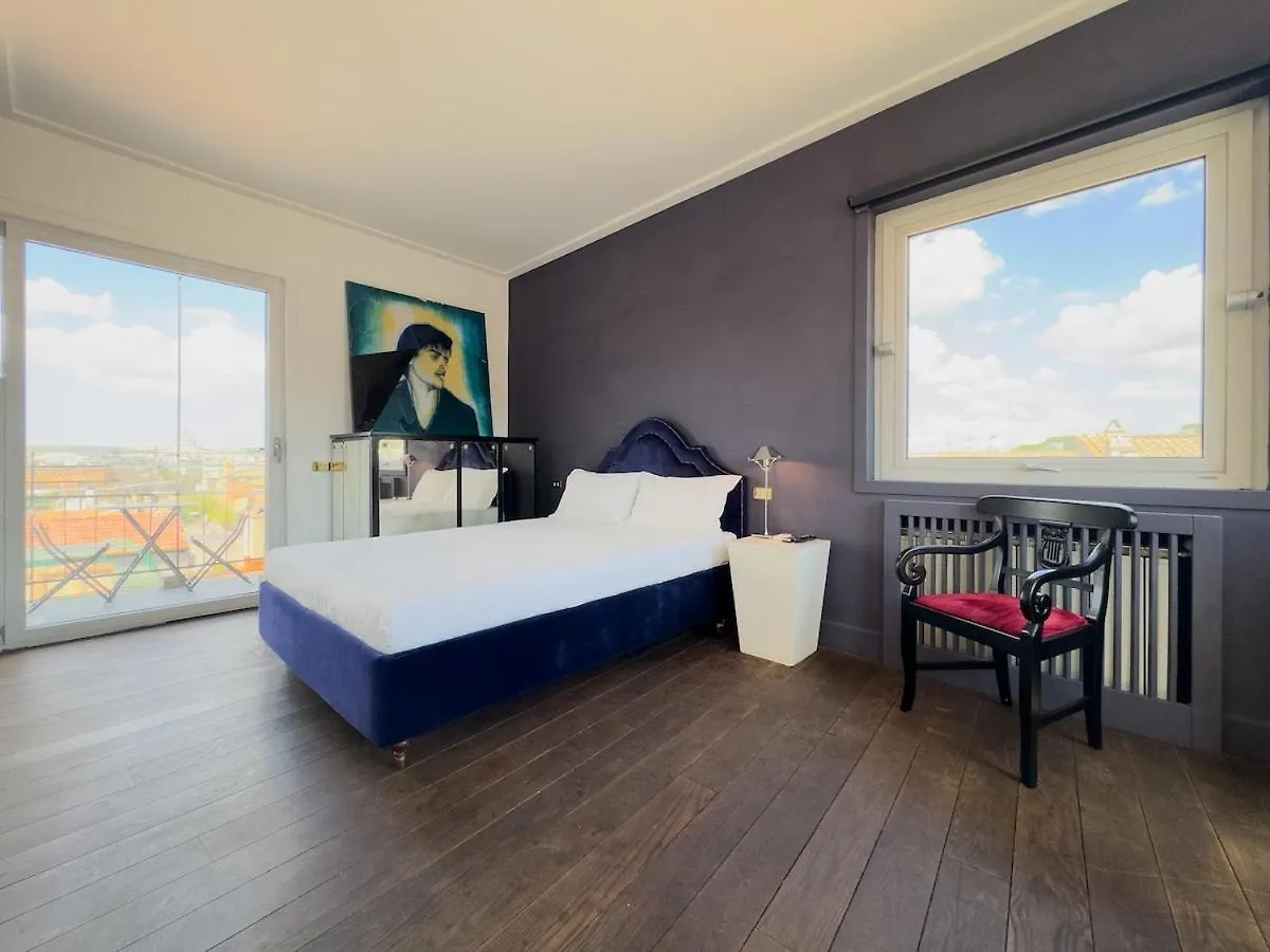 Chasing The Stars Spanish Steps Boutique Suite Rome